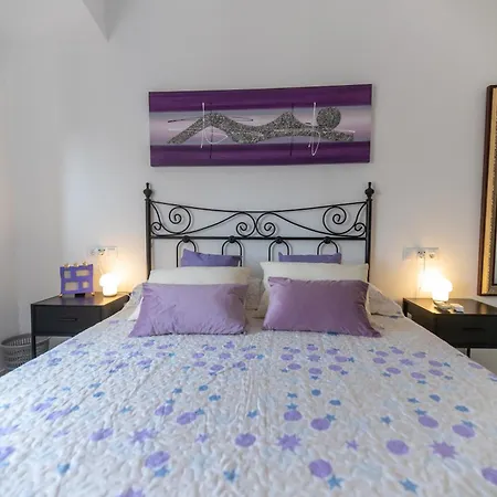 Piano House Apartment *