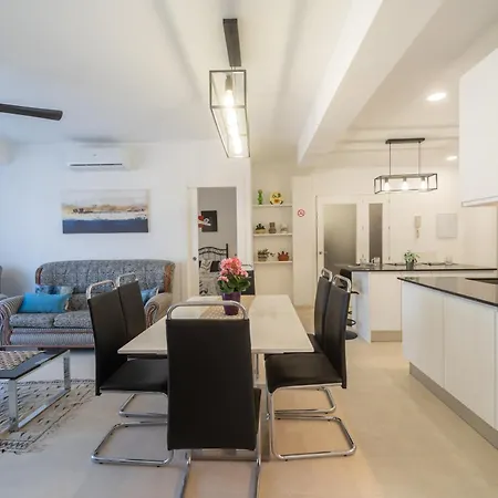 Apartment Piano House *